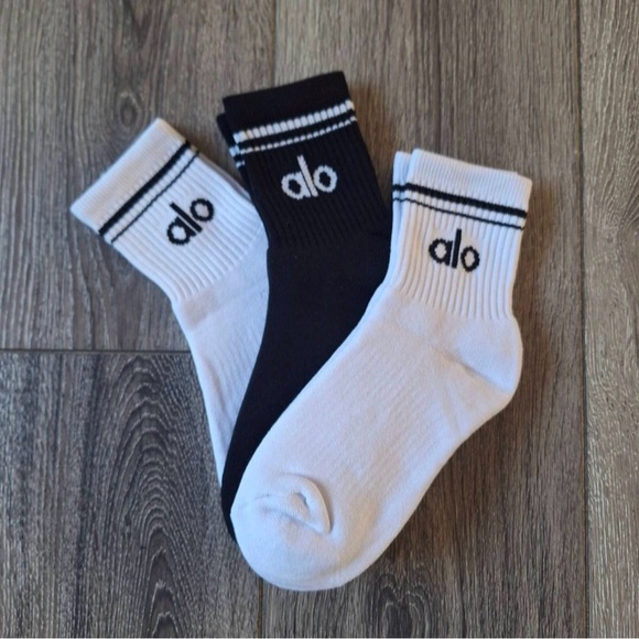 Alo Throwback socks 3 pairs brand new - Picture 1 of 1